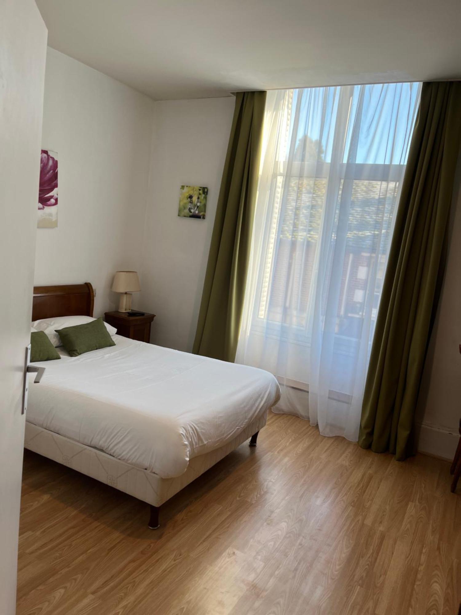 Hotel Le Beau Site Gien Exterior photo
